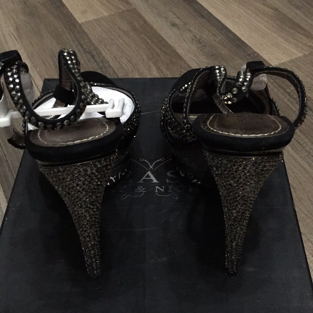 Pleaser Black and Silver Platform Heels - Picture 2 of 8